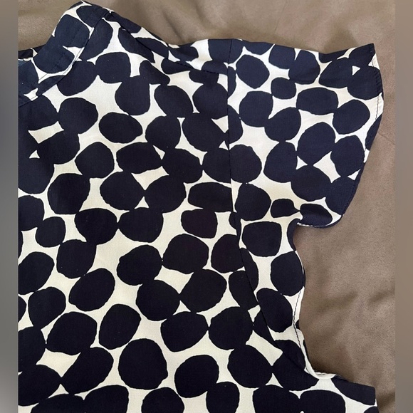 Calvin Klein Women's Top, Ruffle Cap Sleeves, Blue Polka Dot Pattern; Size L - Picture 4 of 9